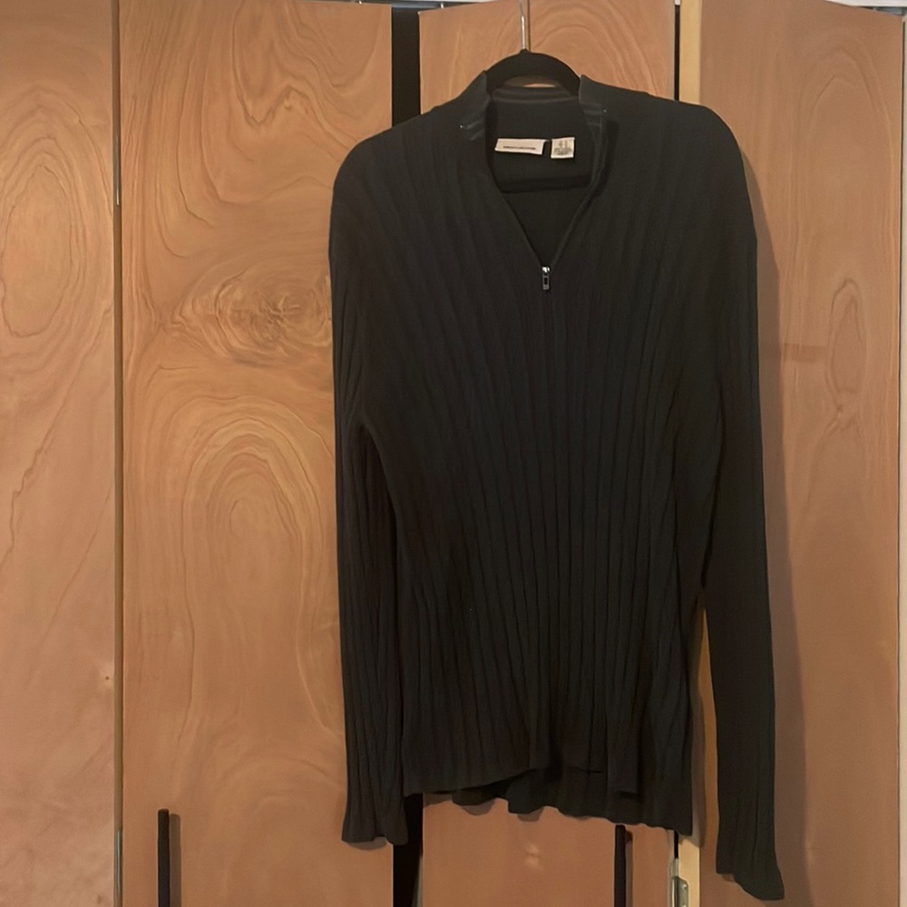 XL DKNY dark navy blue ribbed cable kit half zip up men’s sweater. Gently worn.